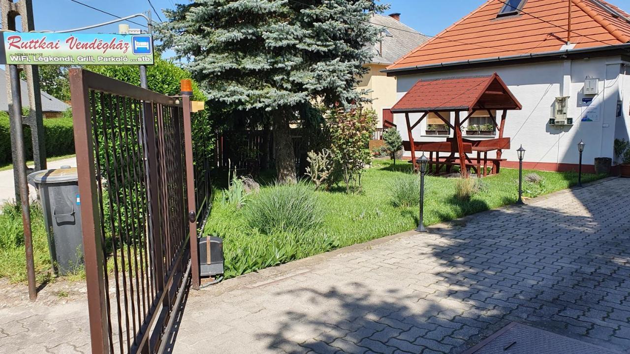 Ruttkai Vendeghaz Lägenhet Székesfehérvár Exteriör bild