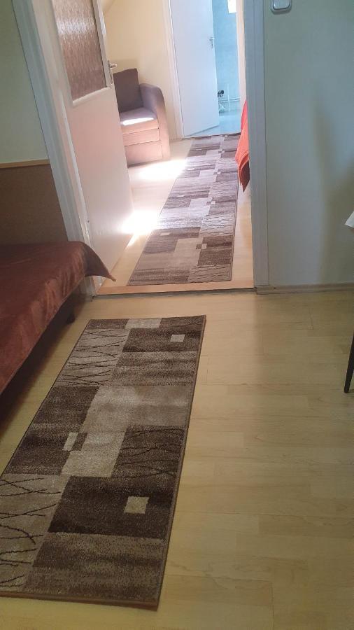 Ruttkai Vendeghaz Lägenhet Székesfehérvár Exteriör bild