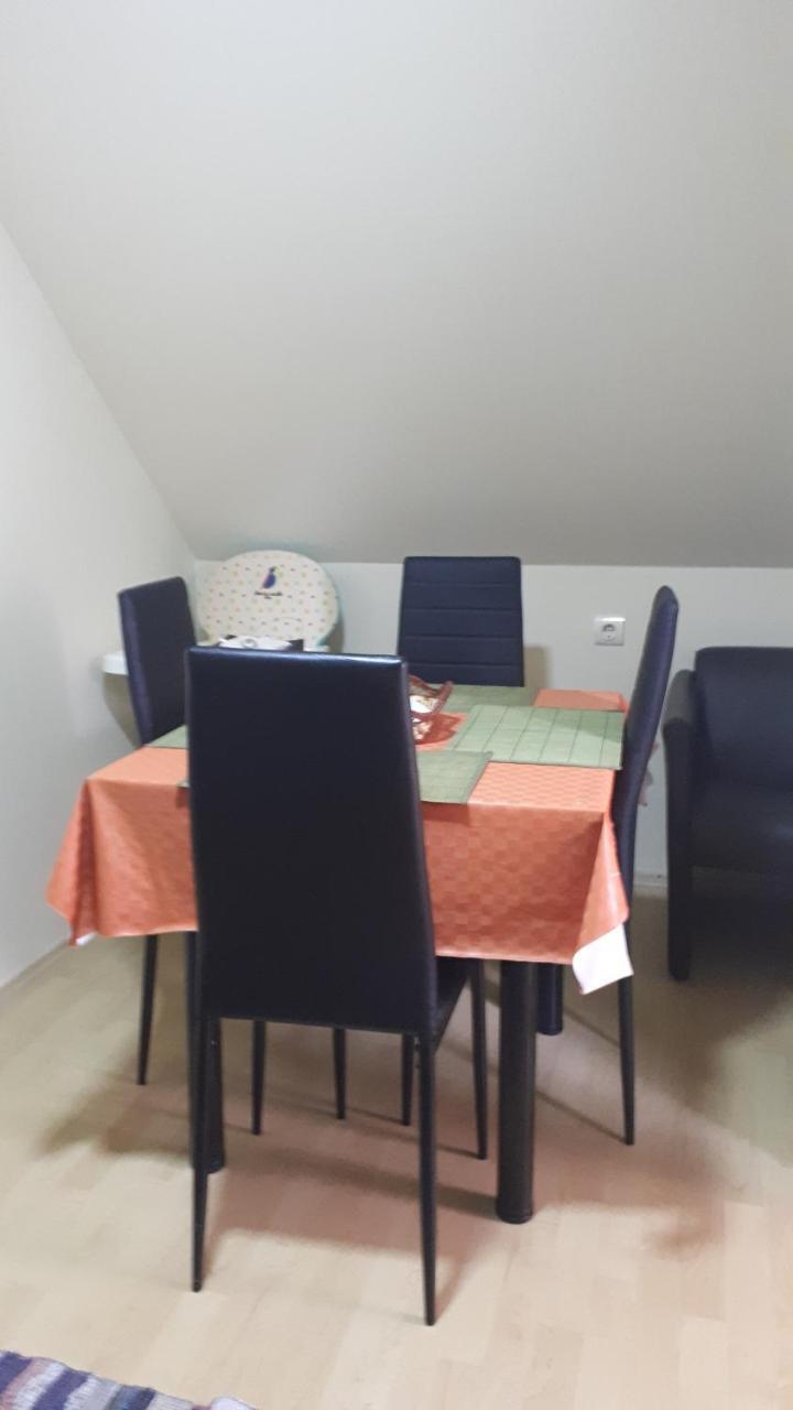 Ruttkai Vendeghaz Lägenhet Székesfehérvár Exteriör bild